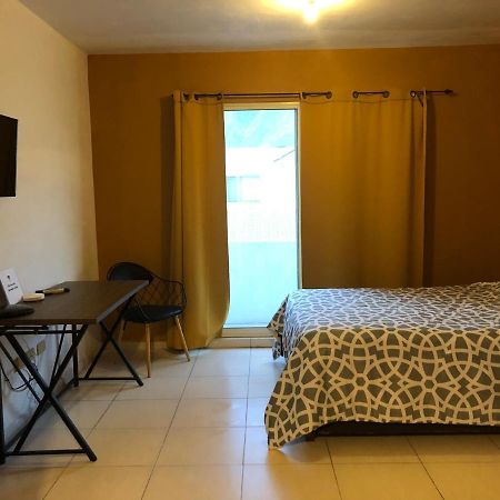 Consulado Suites Monterrey Bagian luar foto