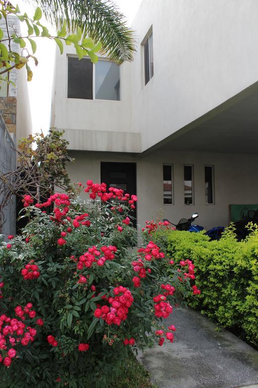 Consulado Suites Monterrey Bagian luar foto